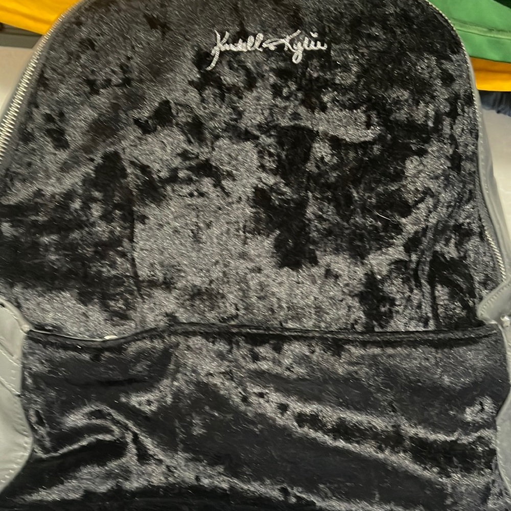 K and k back pack